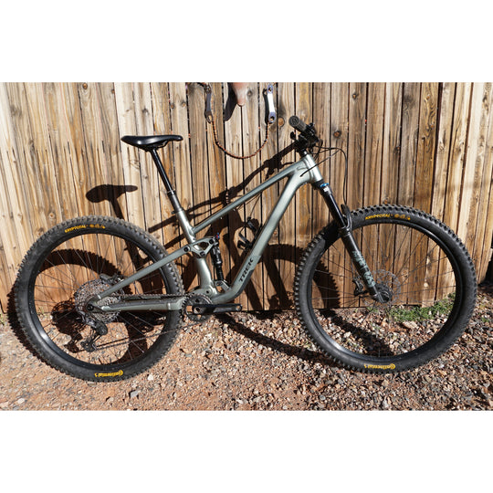 Top Fuel 8 - Medium/Large